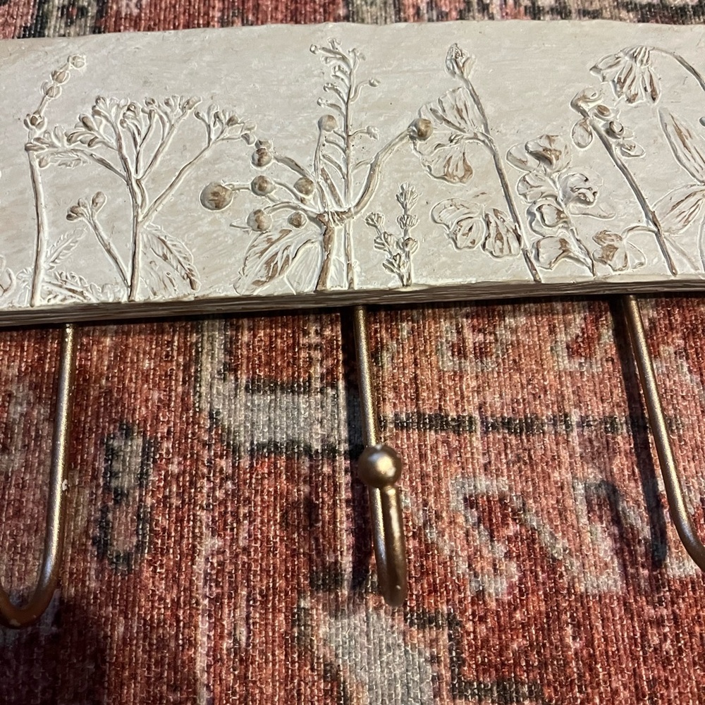 Floral Wall Hook Rack - Picture 2 of 5